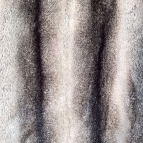 Vintage Terry Lewis Classic Luxuries Faux Chinchilla Fur Coat - Picture 8 of 10